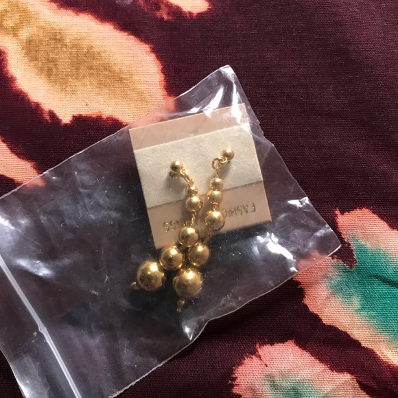 5/$20 ☀️Gorgeous Vintage Long Earrings - Picture 13 of 15